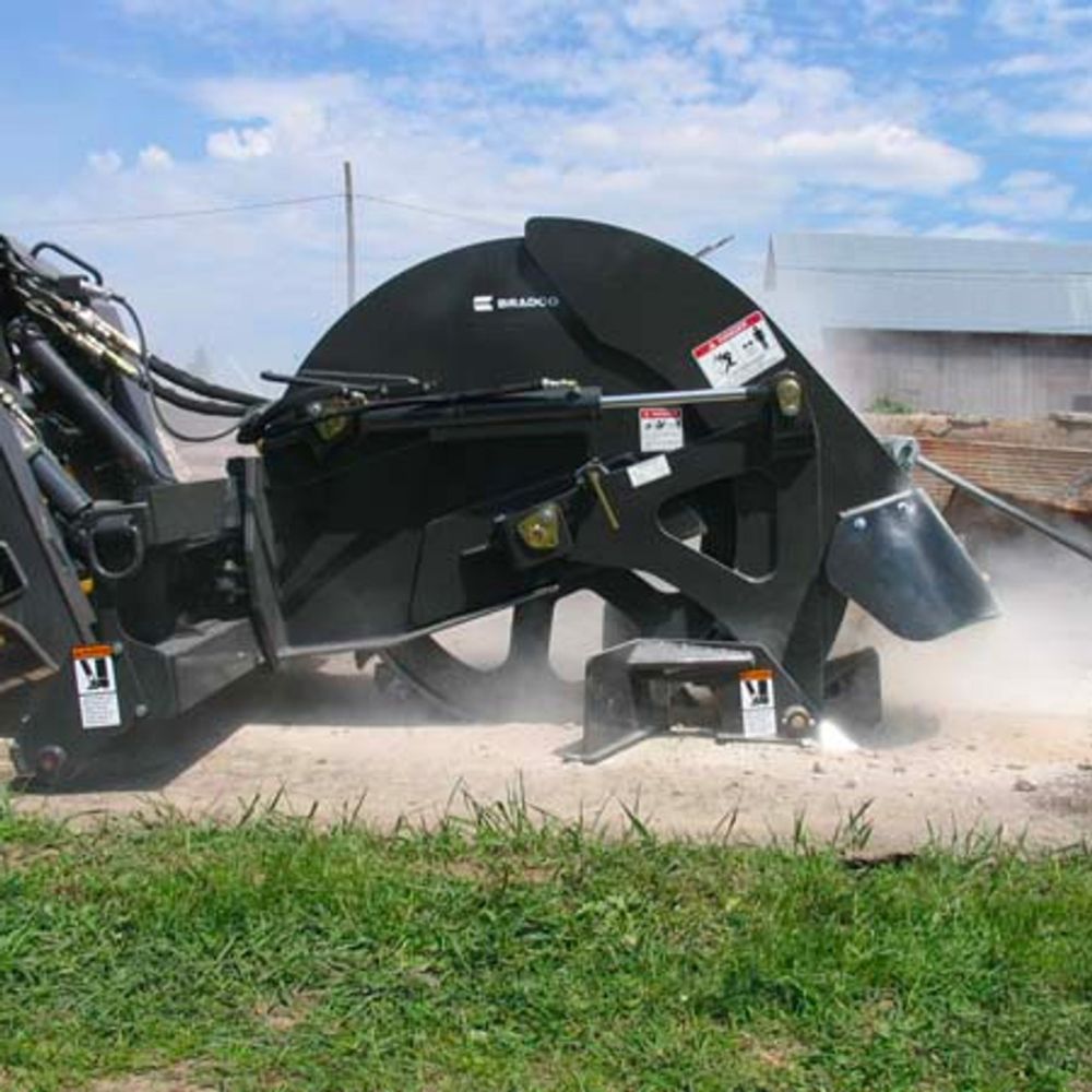 Bradco-saw-attachment-in-action