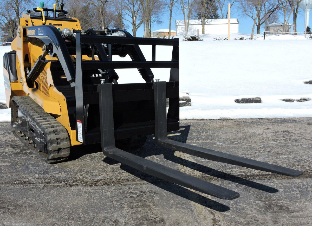 Mini Pallet Forks from Berlon Industries in action