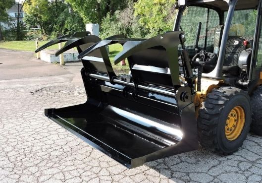 Skid steer with the grapple bucket attachment for sale