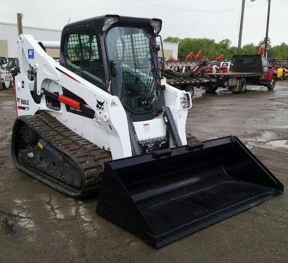 Bobcat skid steer with the Dirt Bucket attachment