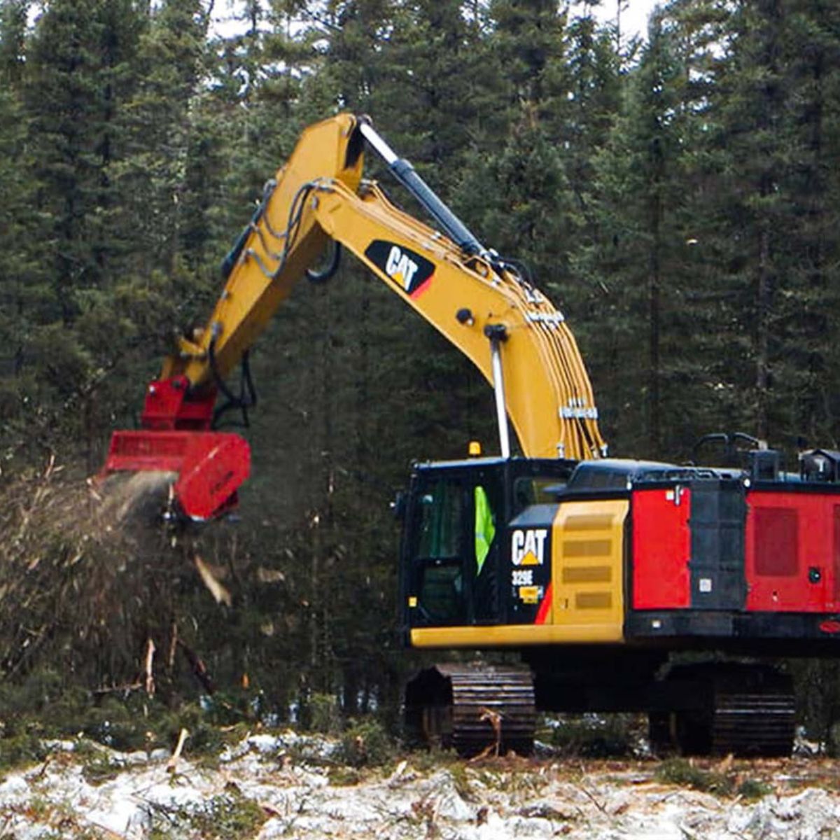 12-to-20-ton-mulching-head-of-fecon-on-a-cat-excavator