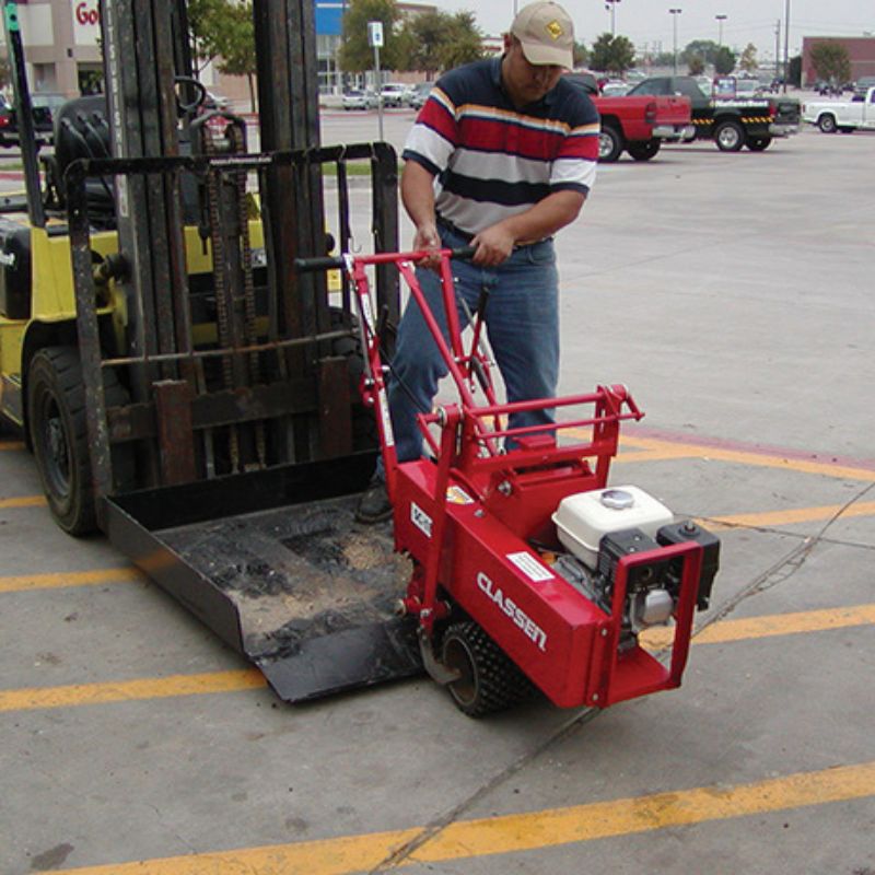 Loading box in action on a forklift