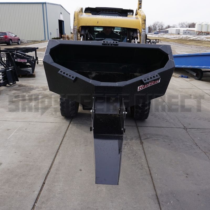 concrete-bucket-attachment-of-haugen-on-a-skid-steer