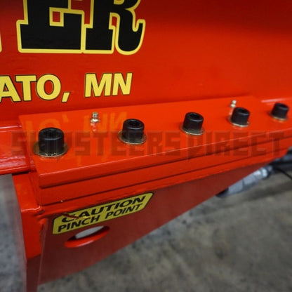 closer-look-of-the-TM-Pro-2-Skid-Steer-Log-Splitter-Attachment-pinch-point