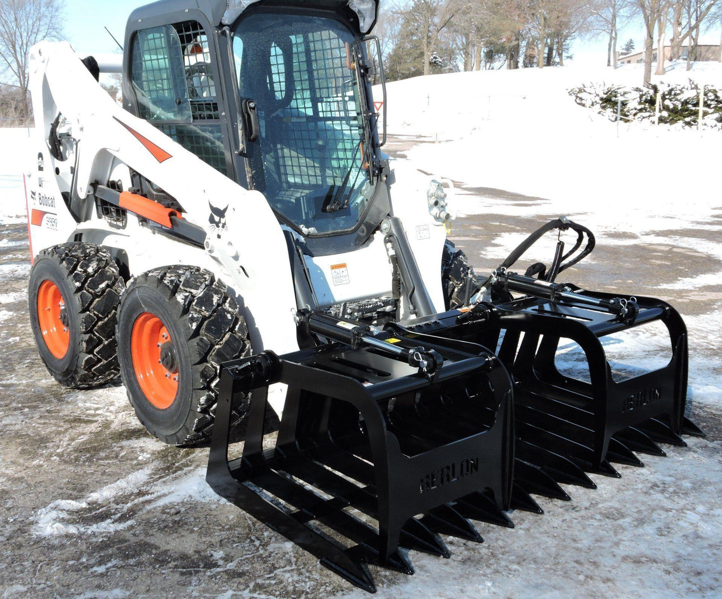 Bobcat Skid Steer with Medium Duty Grapple from Berlon Industries 