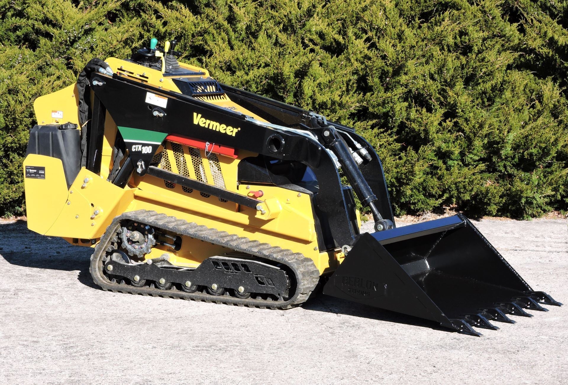 Mini Extended Lip Low Pro Bucket - Berlon Industries - Skid Steers Direct