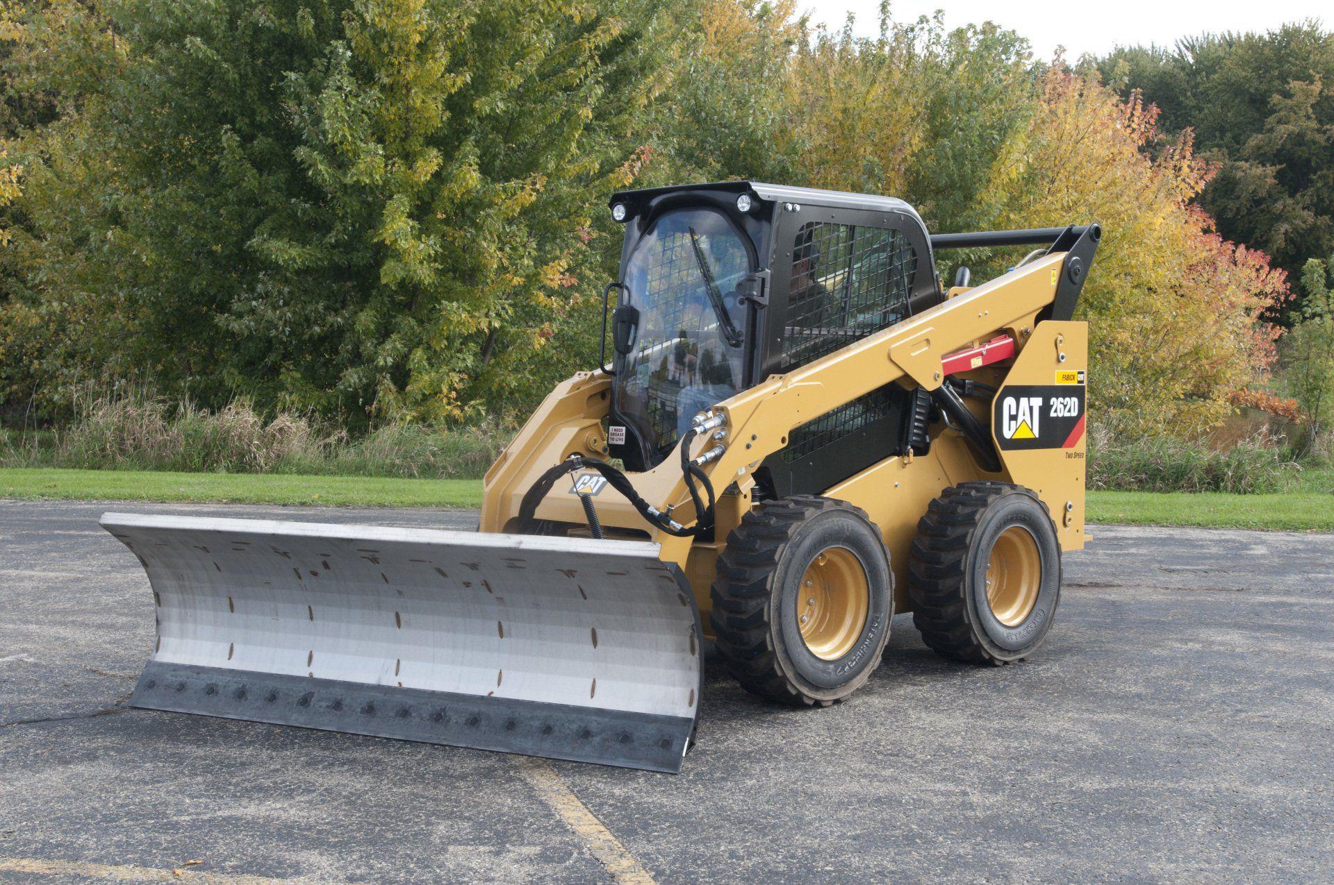 Ready to action in the field with the Snow Blade - Skid Steer & Tractor - Berlon Industries Snow Blade Berlon Industries 6 feet 