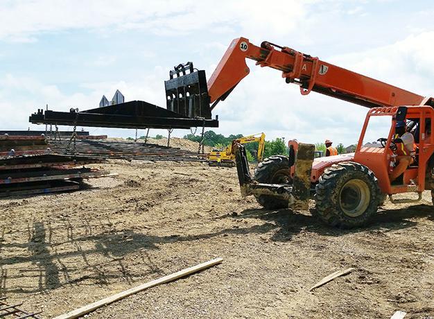 Wire Mesh Handler attachment for Telehandlers from Star Industries in action